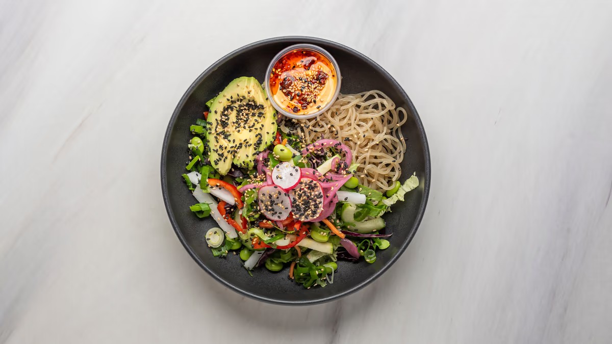 Poké Bowl med Nudlar